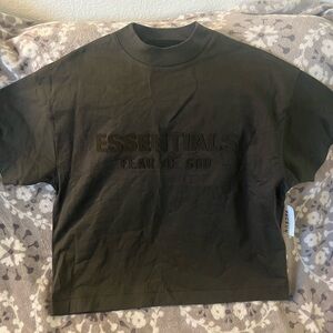 ESSENTIALS fear of god kids tee size 6/7